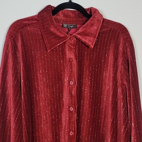 NWT DG2 Diane Velvet Button Up Shirt 2X Red Silver Holiday Glam Long Sleeve - Picture 2 of 14